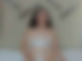 Live cam show with MelanieBleke1 - Small Tits on luckytryst.com
