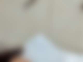Live cam show with MelanieBleke1 - Brown Hair on livesuperchat.net