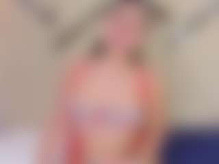 Live cam show with MelanieBleke1 - Shaved Pussy on Camsoda