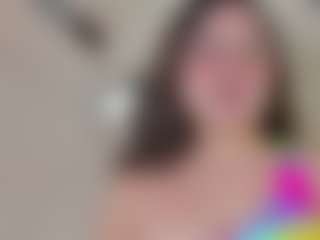 Live cam show with MelanieBleke1 - Brown Hair Petite on camwithhim.com