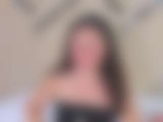 Live cam show with MelanieBleke1 - Brown Hair Petite on Camsoda