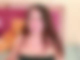 Live cam show with MelanieBleke1 - Shaved Pussy Brown Hair on Mixed Magazine Live