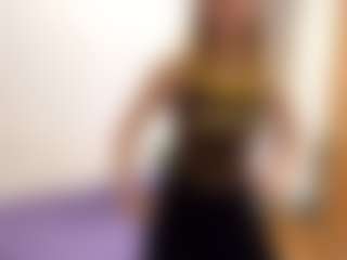 Live cam show with OtiliaLingerfelter - Striptease on TottyGirls
