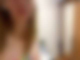 Live cam show with OtiliaLingerfelter - Brown Hair Petite on livesuperchat.net