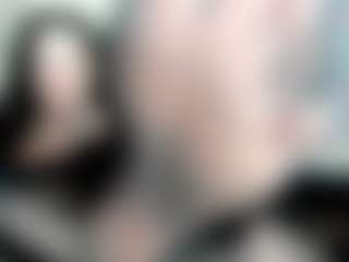 QueenyAliss's Live Sex Cam Show
