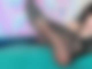 Live cam show with QueenyAliss - Drinking on Camsoda