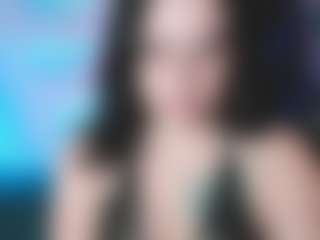 Live cam show with QueenyAliss - Strapon on Camsoda