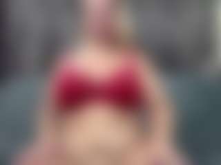 rileyloganbbw MILF webcam performer live streaming