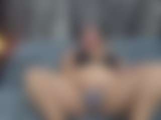 Live cam show with rileyloganbbw - Blonde Hair MILF on Camming Site