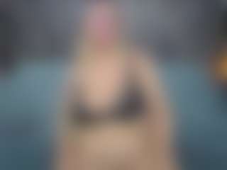 Live cam show with rileyloganbbw - Blonde Hair Middle Aged on StripNow