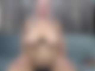 Live cam show with rileyloganbbw - Blonde Hair Middle Aged on xDating
