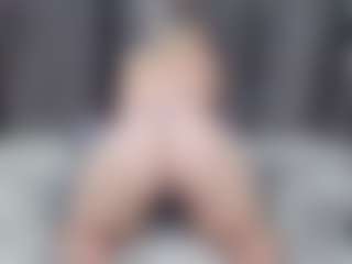 rileyloganbbw MILF webcam performer live streaming
