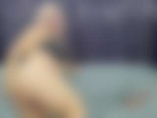 Live cam show with rileyloganbbw - Middle Aged on Cam Slut