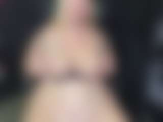 Live cam show with rileyloganbbw - Middle Aged on Camsoda
