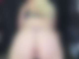 Live cam show with rileyloganbbw - Blue Eyes on parknlotfishbdy