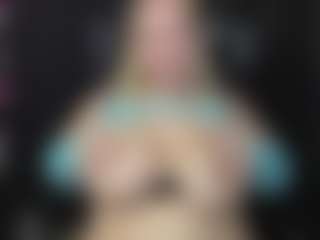 Live cam show with rileyloganbbw - Middle Aged on Uber Horny