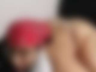 Live cam show with DanielleEvans - Facial on Milfs Live