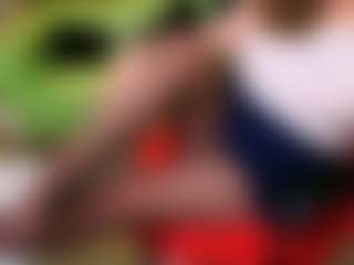 Live cam show with Karoline - Spanks on Camsoda