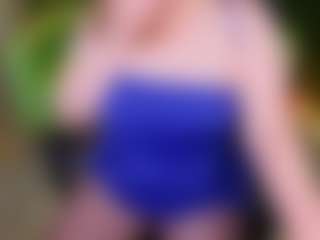Live cam show with Karoline - Blue Eyes on makecum.org