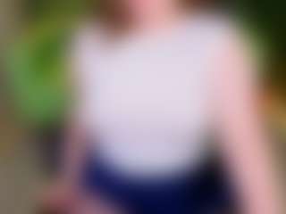 Live cam show with Karoline - Grey on live18s.com