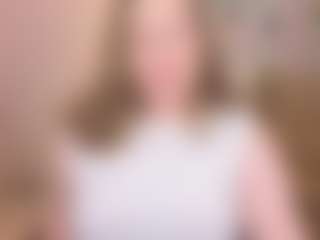 Live cam show with Karoline - Moaning on Camsoda