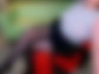 Live cam show with Karoline - Spanks on CamSodaAdn