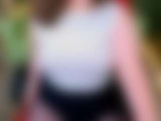 Live cam show with Karoline - Middle Aged on madthumbs
