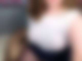 Karoline MILF webcam performer live streaming