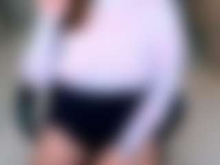 Live cam show with Karoline - Spank Mature on fuck-show.com