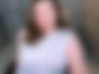 Live cam show with Karoline - Spank Mature on Adult Interactions