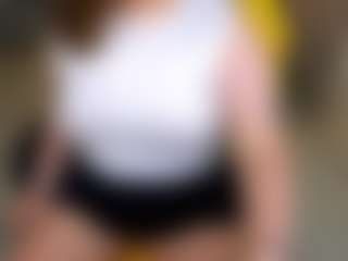 Live cam show with Karoline - Middle Aged on Camsoda
