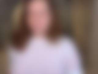 Live cam show with Karoline - Spanks on dropp.cam