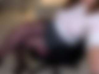 Live cam show with Karoline - Camel Toe on livesuperchat.net