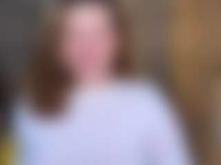 Live cam show with Karoline - Colombia MILF on xDating
