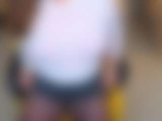 Live cam show with Karoline - Grey on xDating