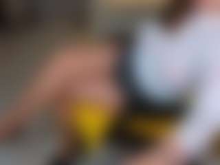 Karoline MILF webcam performer live streaming