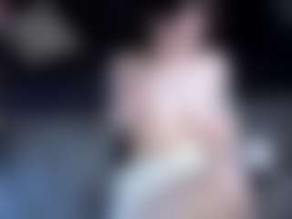 EmelineMooring's Live Sex Cam Show