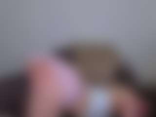 EmelineMooring's Live Sex Cam Show