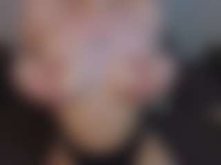 EmelineMooring's Live Sex Cam Show