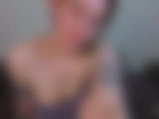 EmelineMooring's Live Sex Cam Show
