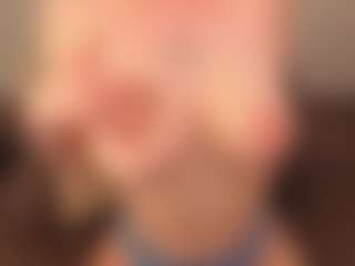 EmelineMooring's Live Sex Cam Show