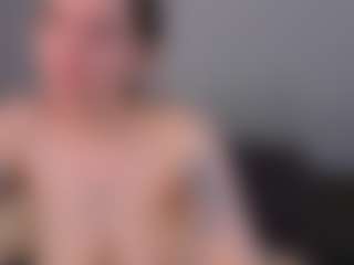 Live cam show with EmelineMooring - Smoking on Milfs Live