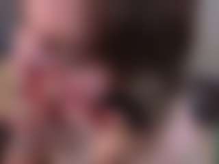 EmelineMooring's Live Sex Cam Show