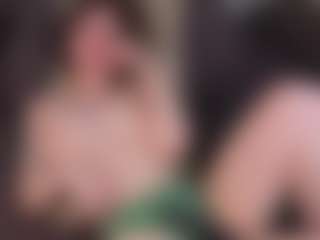 EmelineMooring's Live Sex Cam Show