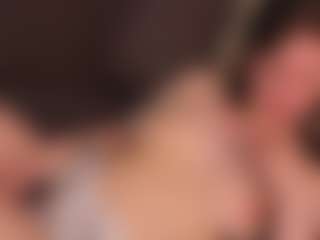 EmelineMooring's Live Sex Cam Show