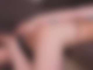 EmelineMooring's Live Sex Cam Show