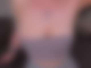 EmelineMooring's Live Sex Cam Show