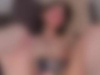 EmelineMooring's Live Sex Cam Show