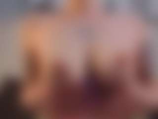 EmelineMooring's Live Sex Cam Show