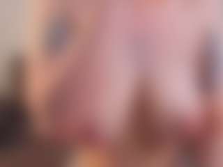 EmelineMooring's Live Sex Cam Show